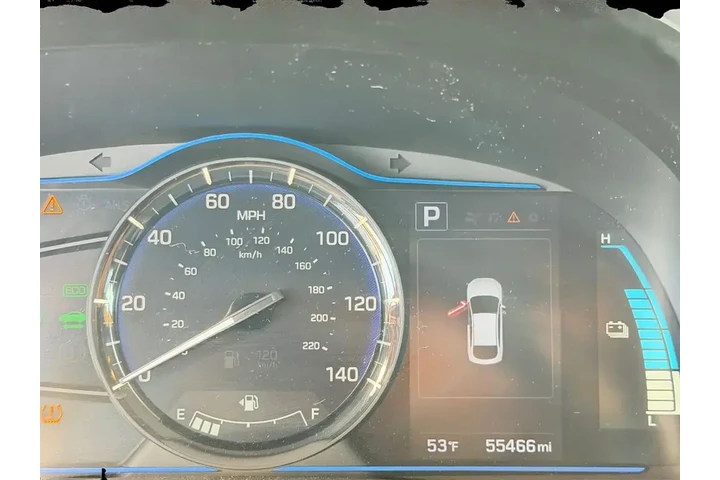 $16000 : Hyundai IONIQ Plug-in Hybrid image 5