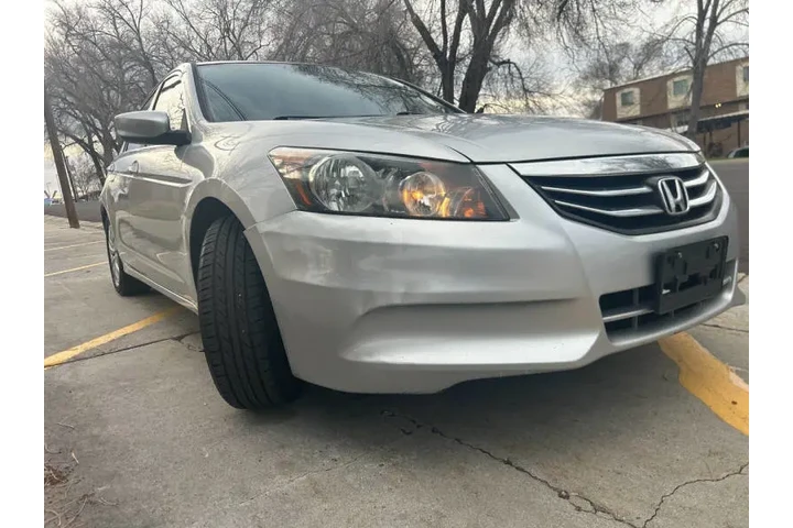 $9900 : 2012 Accord LX image 1