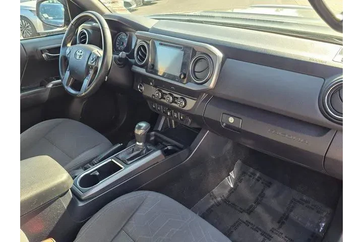 $31998 : Toyota Tacoma 2019 4x2 TRD S image 10