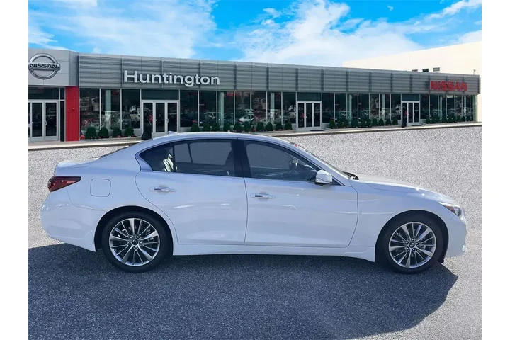 $29999 : INFINITI Q50 2023 AWD Luxe 4 image 5