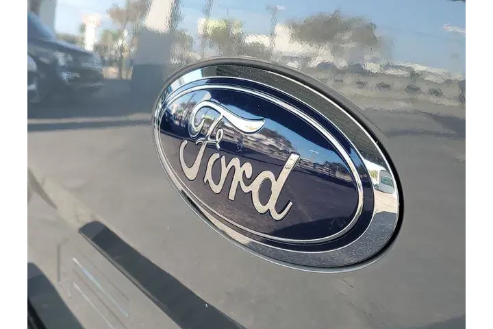 $20797 : Ford F-150 2020 4x2 XL 4dr S image 6