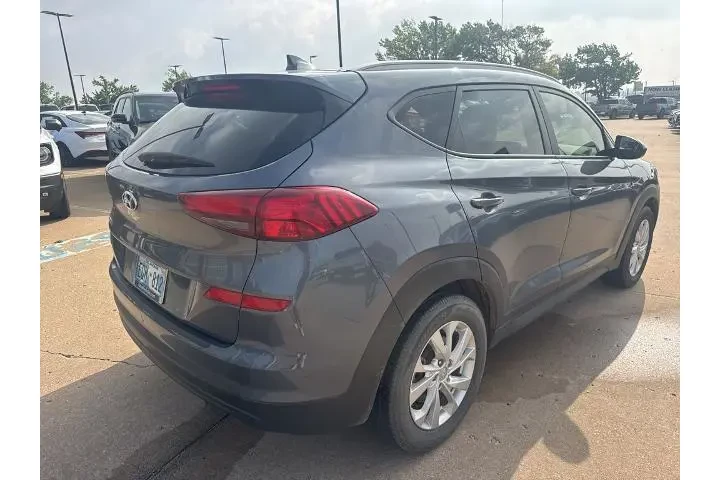 $17495 : Hyundai TUCSON 2021 Value 4d image 2