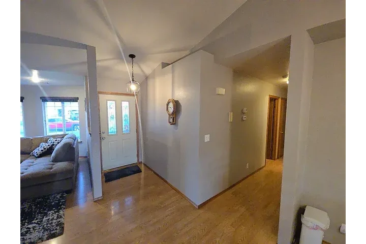 $1150 : QUIET FORTUNA CUL-DE-SAC ROAD image 5