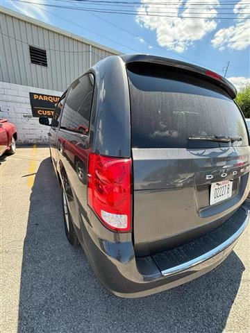 $15990 : 2018 DODGE GRAND CARAVAN PASS image 4