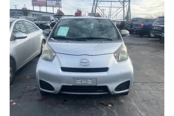 $8990 : 2012 iQ image 6