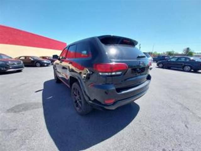 $20499 : 2018 Jeep Grand Cherokee image 2