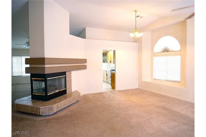 $1100 : 6508 Alpine Forest Ct, Las Veg image 3