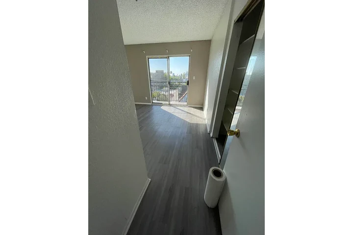 $2200 : Beautiful 2 beds 2 bath image 8