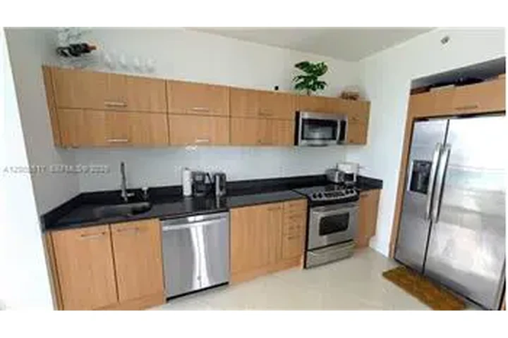 $4000 : Rental property with 2 bedro image 2