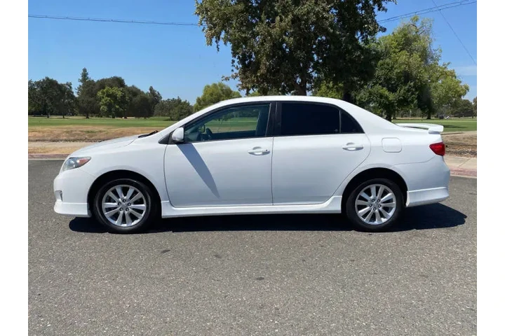$9995 : 2010 Corolla S image 5