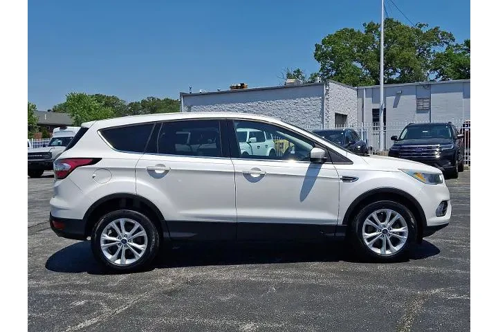 $13045 : Ford Escape 2017 AWD SE 4dr image 7