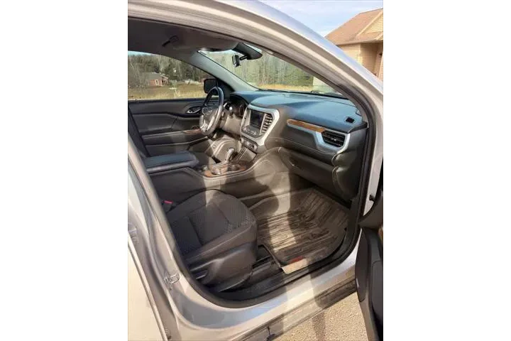 $13699 : GMC Acadia 2017 4x4 SLE-2 4d image 8