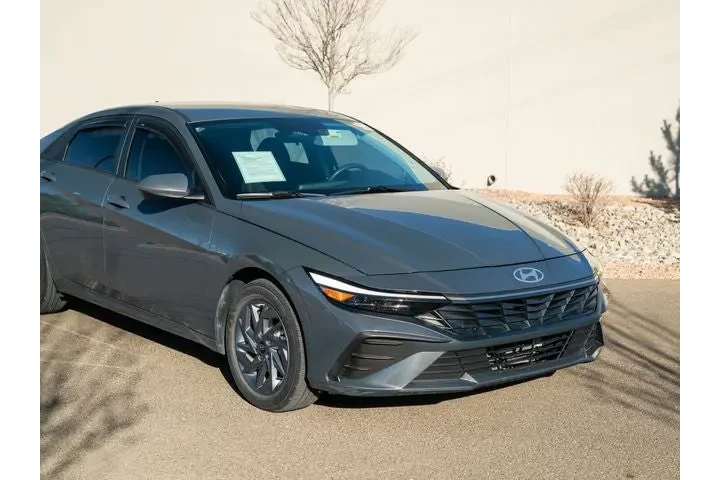 $23681 : 2024 Elantra Hybrid Blue image 2