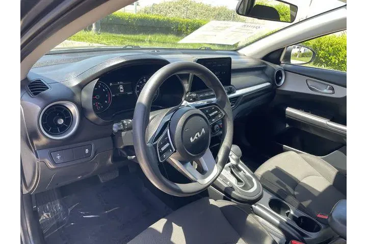 $19999 : Kia Forte 2024 LXS 4dr Sedan image 10