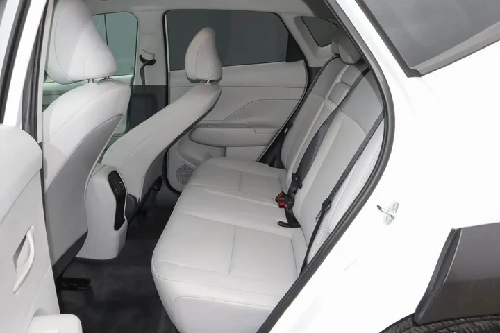 $21788 : 2025 Kona SEL FWD image 8