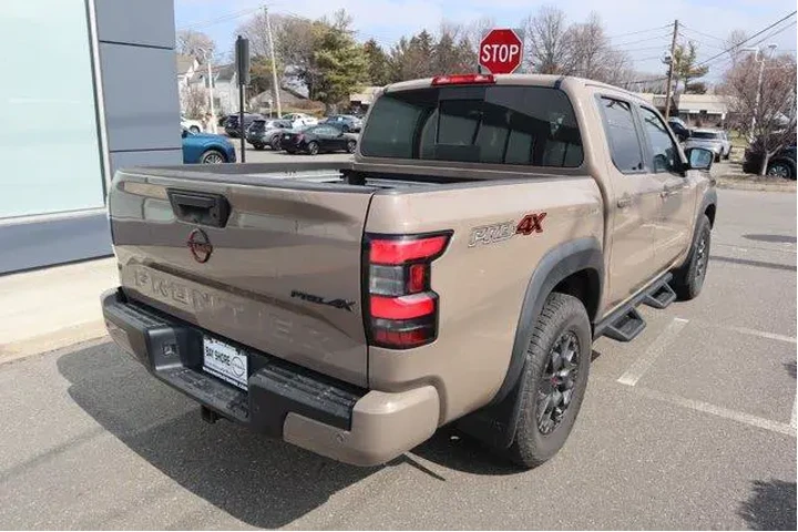 $33720 : Nissan Frontier 2023 4x4 SV image 6