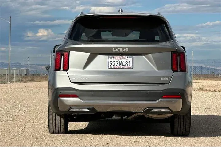 $37991 : Kia Sorento Plug-In Hybrid 2 image 5