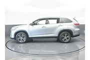 $17991 : Toyota Highlander 2019 LE 4d thumbnail