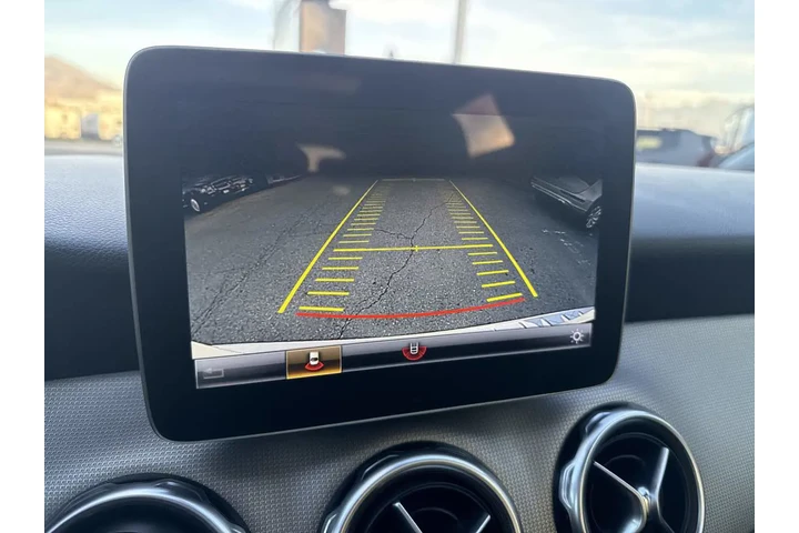 $14910 : 2018 GLA 250 4MATIC SUV image 1