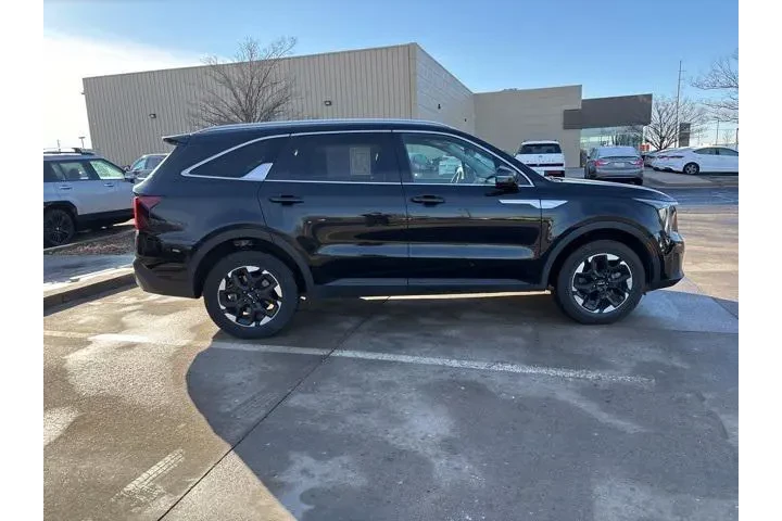 $27798 : Kia Sorento 2024 AWD S 4dr S image 6