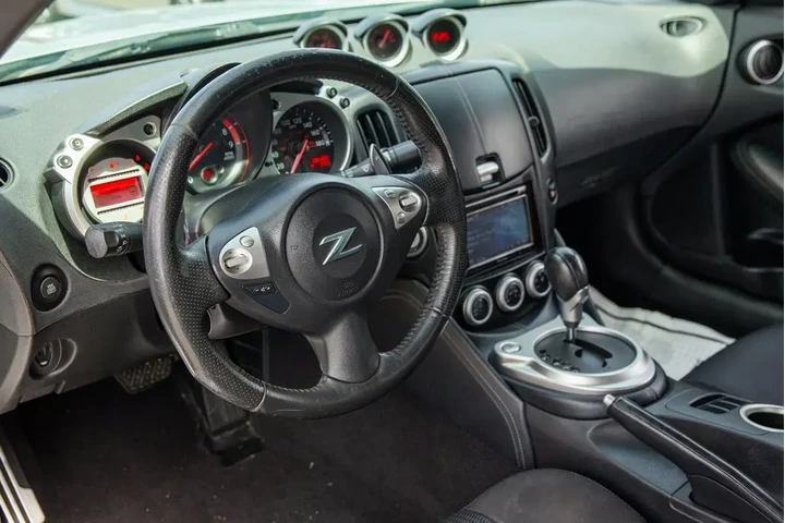 $17950 : 2009 370Z Base image 10