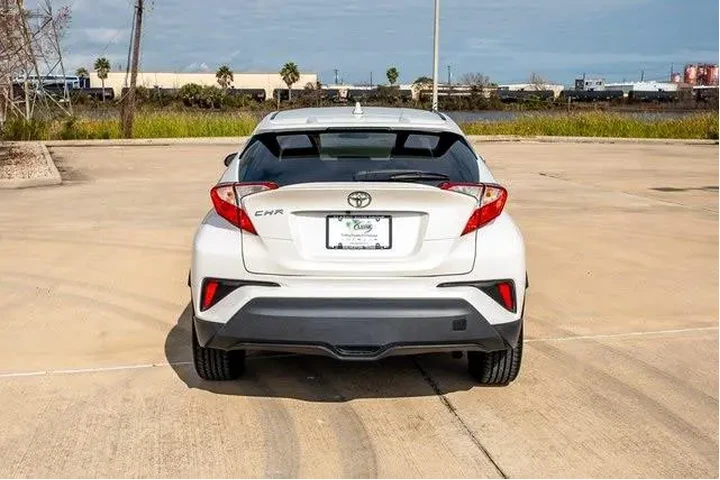 $18862 : Toyota C-HR 2020 XLE 4dr Cro image 3