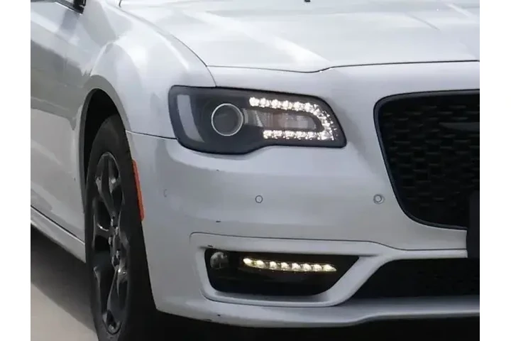 $38988 : Chrysler 300 2023 AWD Tourin image 7