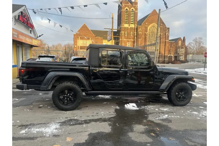 2022 Gladiator Willys image 9