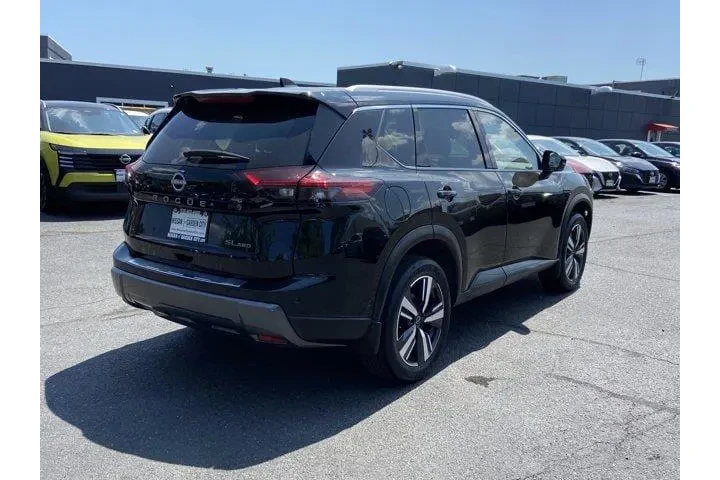 $28487 : Nissan Rogue 2025 AWD SL 4dr image 3