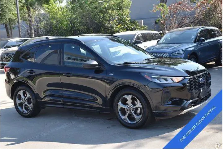 $19987 : Ford Escape 2023 ST-Line 4dr image 4