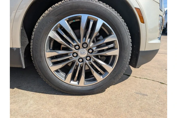 $16995 : 2017 XT5 image 8