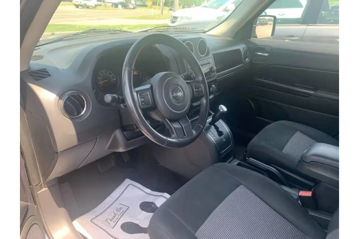 2014 Patriot Latitude image 5