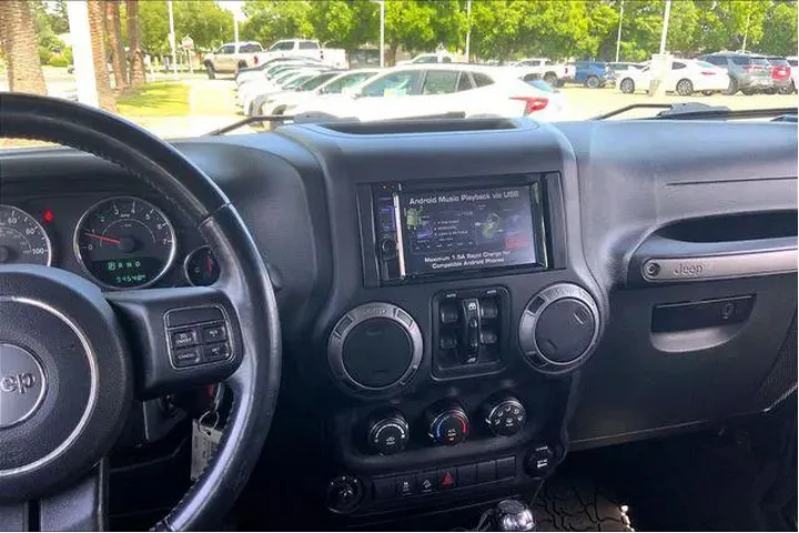 $19985 : Jeep Wrangler Unlimited 2016 image 6