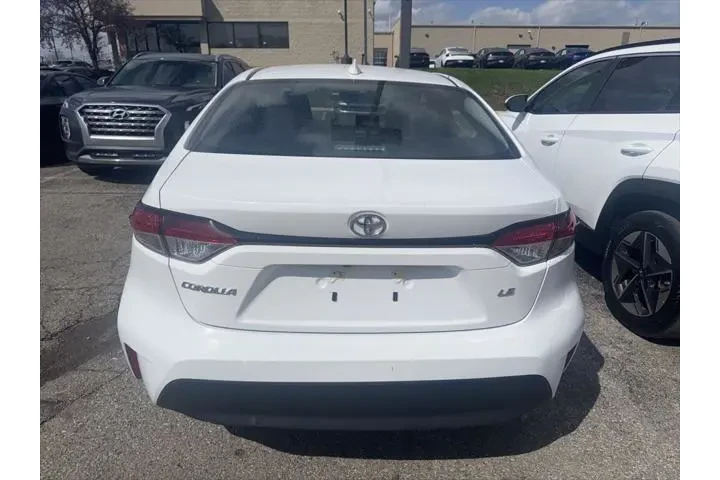$20777 : Toyota Corolla 2025 LE 4dr S image 3