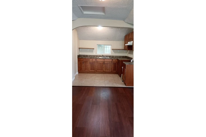 $2495 : 3 bedroom casita  in Inglewood image 7