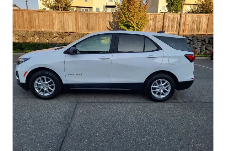$18900 : 2024 Equinox LS image 6