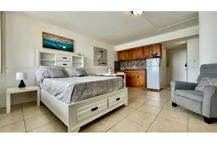 $1900 : STUDIO MIAMI BEACH ALL INCLUDE image 2