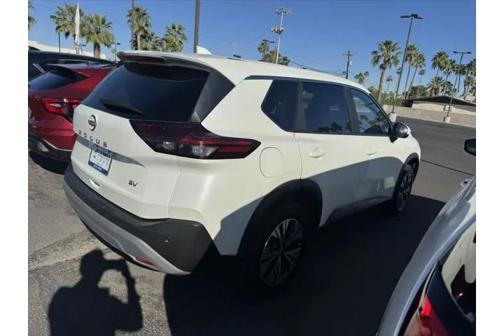$20999 : Nissan Rogue 2023 SV 4dr Cro image 5
