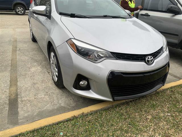 $9000 : 2015 Toyota Corolla S image 1