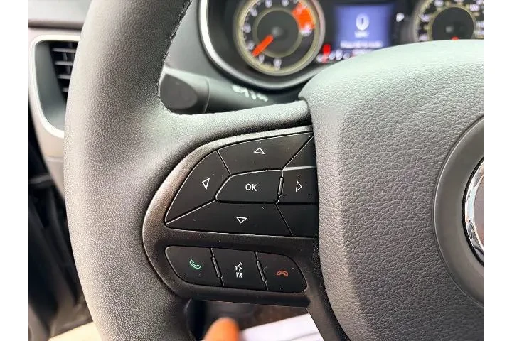 $29855 : Jeep Cherokee 2022 4x4 Trail image 6