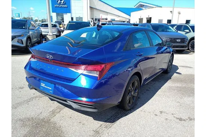 $19900 : Hyundai ELANTRA 2022 SEL 4dr image 7
