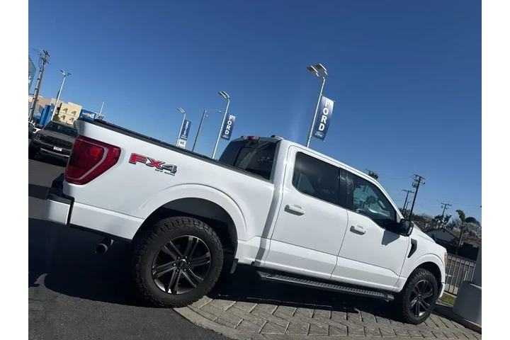 $33988 : Ford F-150 2021 4x4 XLT 4dr image 2