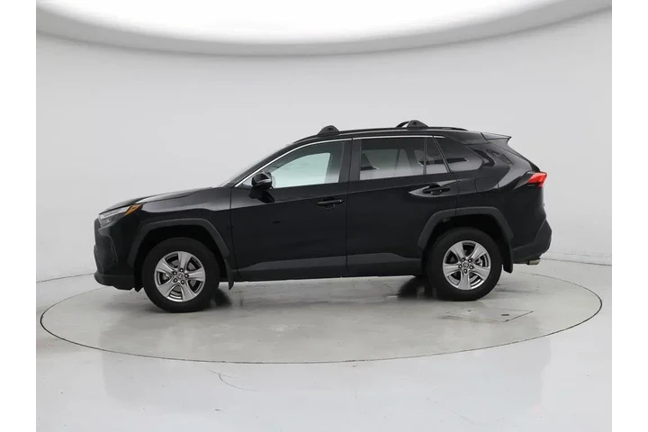 $31998 : Toyota RAV4 2024 AWD XLE 4dr image 3