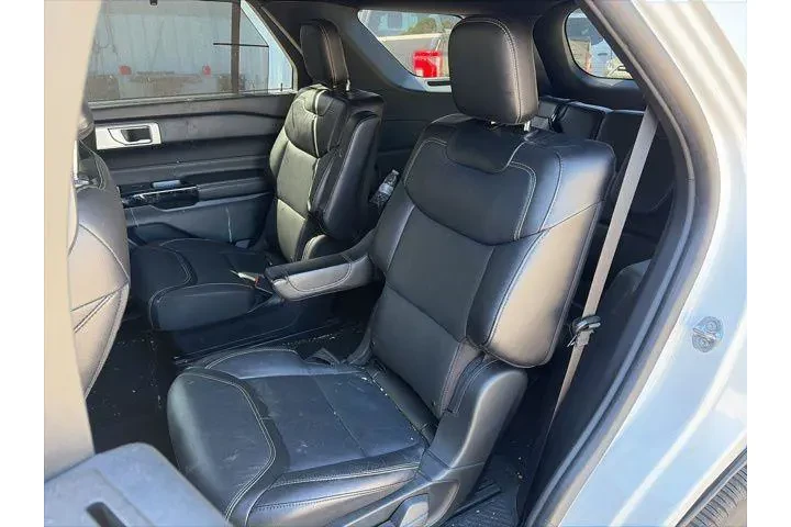 $38000 : Ford Explorer 2023 AWD ST 4d image 9