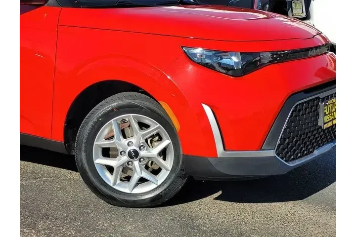 $17988 : Kia Soul 2024 LX 4dr Crossov image 9