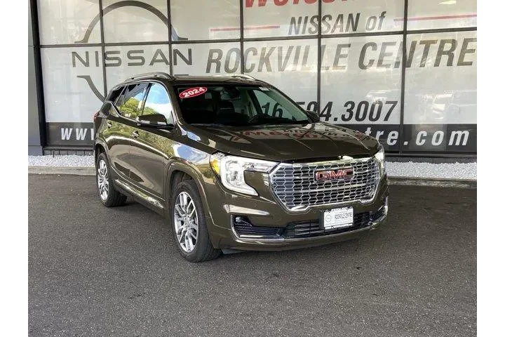 GMC Terrain 2024 AWD Denali image 2