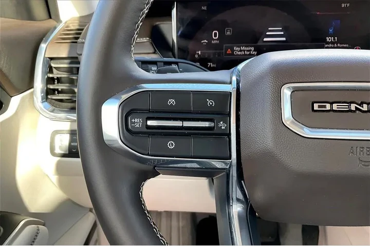 GMC Acadia 2024 Denali 4dr S image 5