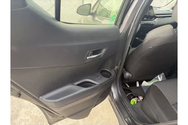 $16700 : Toyota C-HR 2020 LE 4dr Cros image 8