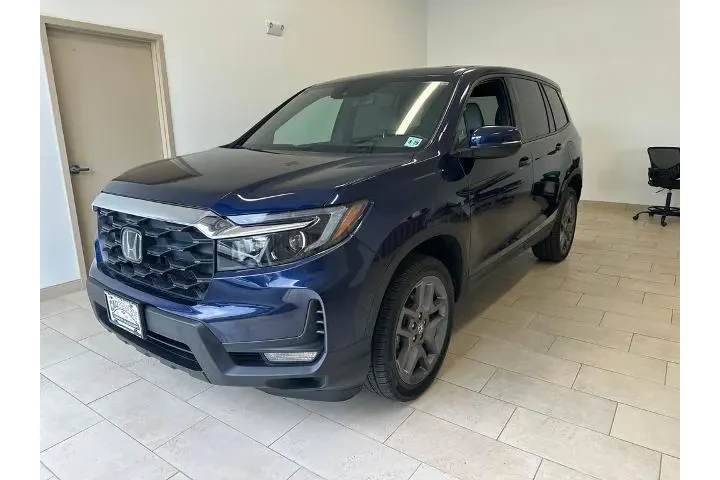$27636 : Honda Passport 2023 AWD EX-L image 4