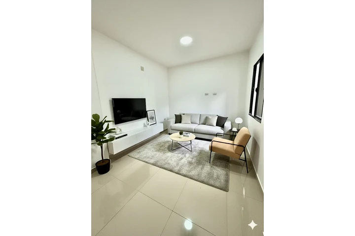 $210000 : Casa moderna dentro de privado image 2